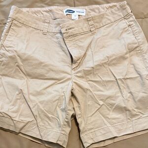 Old Navy Women’s Khaki Flat Front Shorts